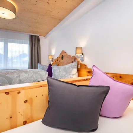 D'hoamatliab Bed & Breakfast *